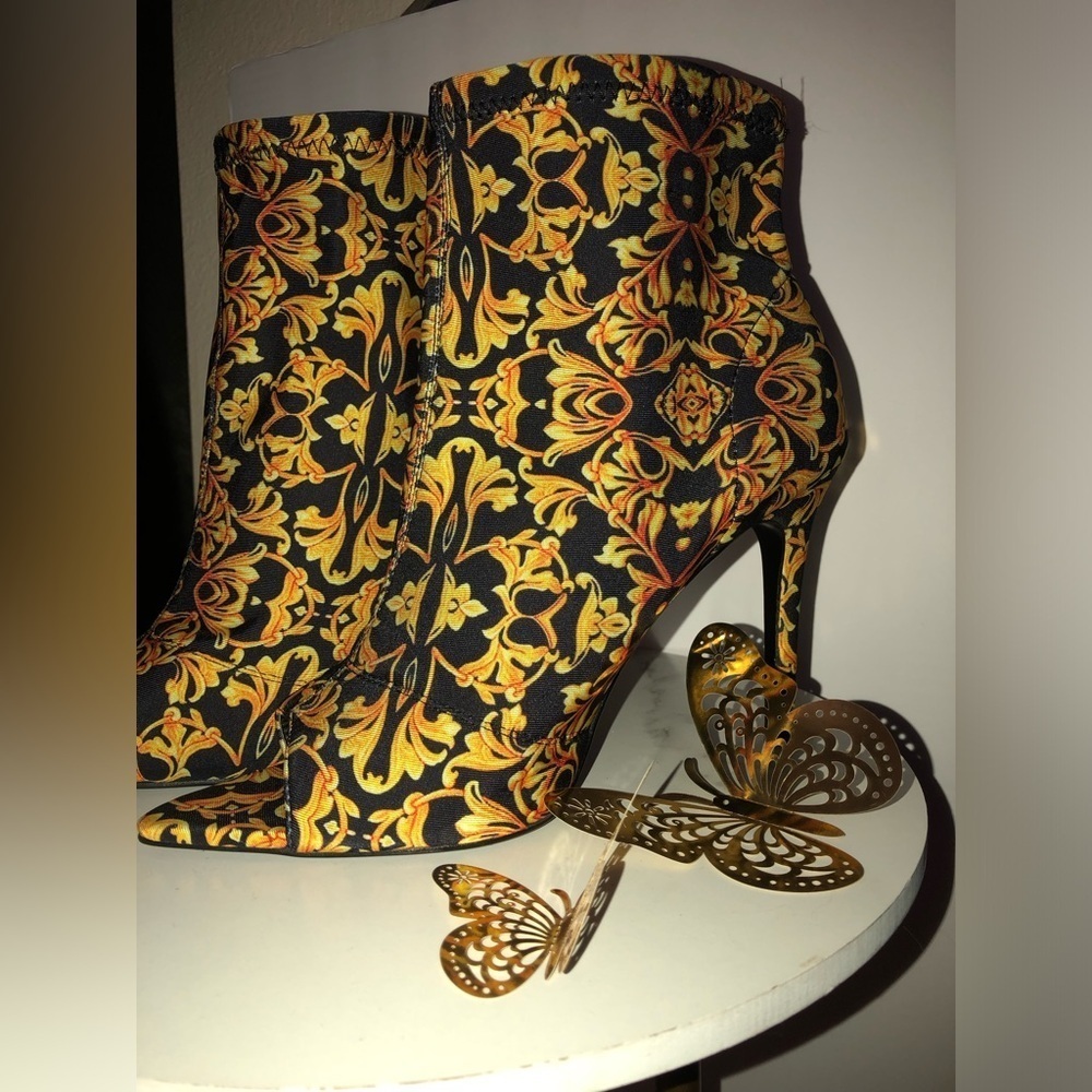 Cape Robin Black and Gold Patterned Peeptoe Heeled Boots size 9 - Picture 10 of 10